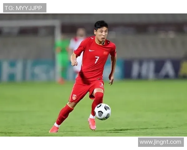 足球明星的另类魅力矮个子与独特风格的完美结合